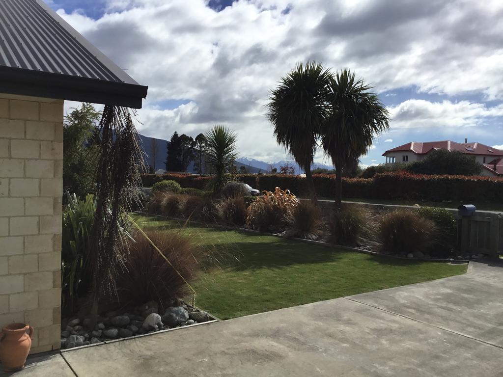 Ti Kouka Villa Te Anau Exteriör bild