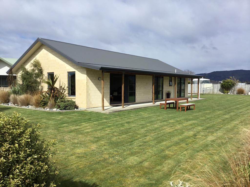 Ti Kouka Villa Te Anau Exteriör bild